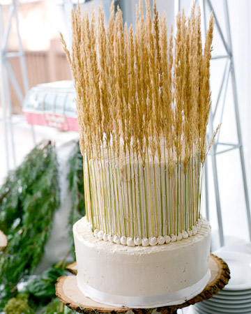 A Wheat decorated wedding cake