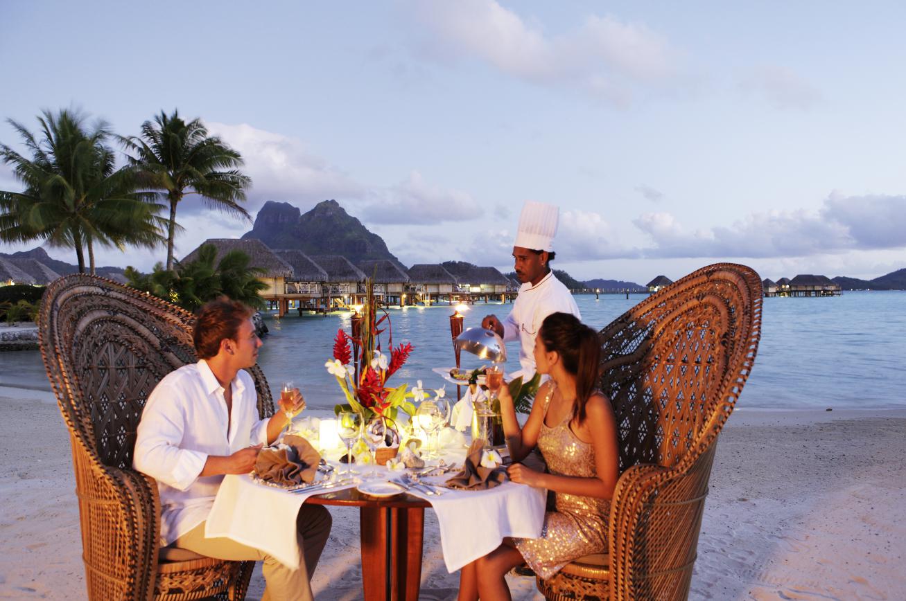 The Best Dining Experience While On Your Honeymoon - Arabia Weddings