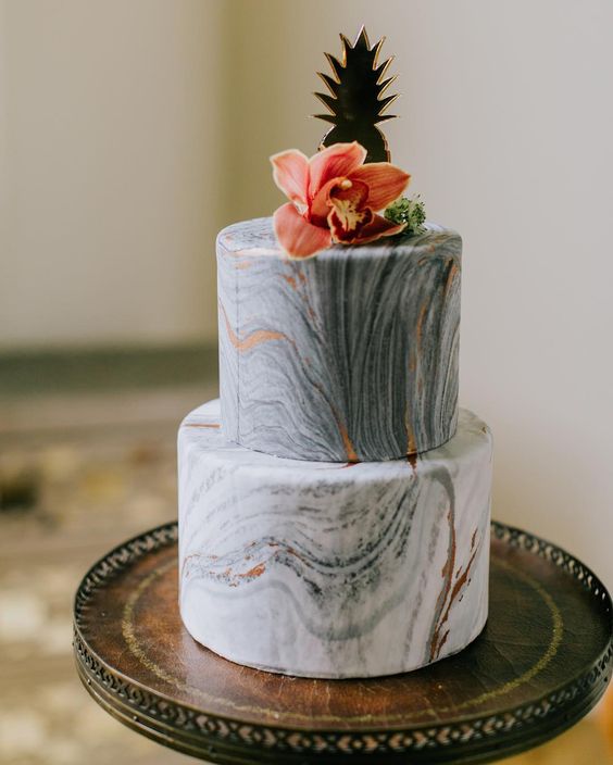 Stunning Marble Wedding Cakes for Your 2016 Wedding