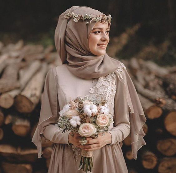 Floral Crowns For Hijab Brides | Arabia Weddings