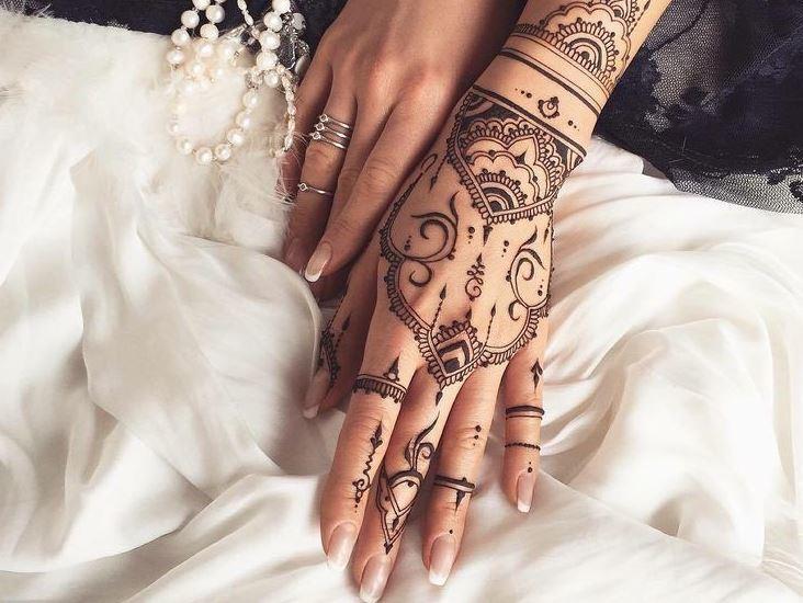 Henna Outfits Arabia Weddings