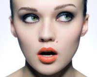 orange-lipstick-200x160.jpg