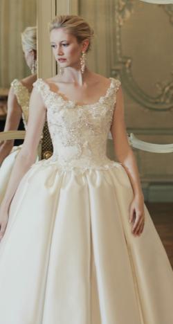 Phillipa Lepley’s Breathtaking Couture Wedding Dresses