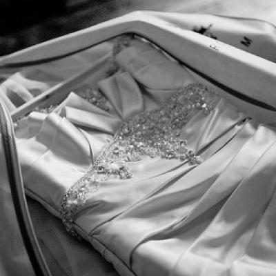 الاحتفاظ بفستان الزفاف