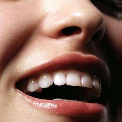 3 Simple DIY Teeth Whitening at Home