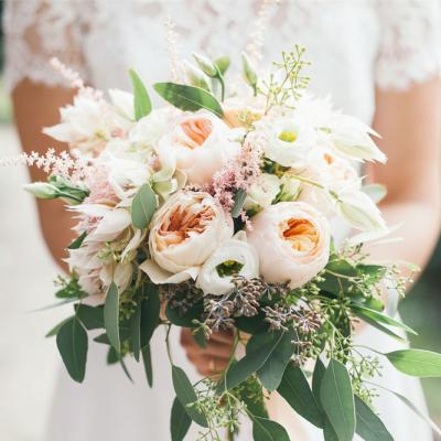 How to Choose The Perfect Wedding Bouquet