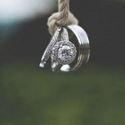 Wedding or Engagement Ring Photo Ideas