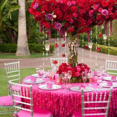 أفكار ديكورات حفل زفاف باللون الوردي