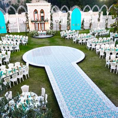 حفل زفاف شرقي باللون الفيروزي في لبنان