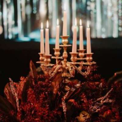 Christmas Wedding Color Schemes That Dazzle