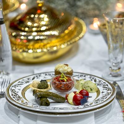 Wedding Dinner Plates & Table Setting