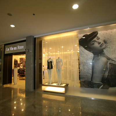 لا في ان روز لانجري