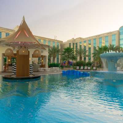 Millennium Airport Hotel Dubai - Oasis Pool Bar