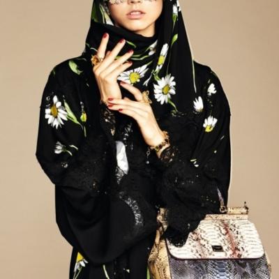 دار دولتشي أند غابانا تطلق مجموعة من العبايات الأنيقة