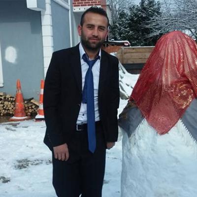 Turkish Man Builds a Snow Bride Goes Viral