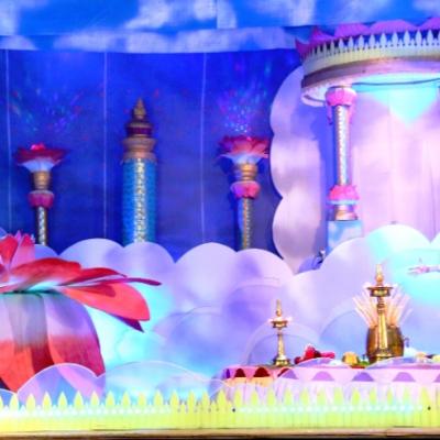 Magician Bride Amazes Guests at Wedding