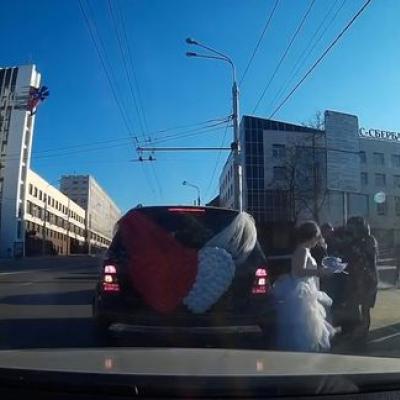 Video Shows Bride And Her Mother Attacking The Groom