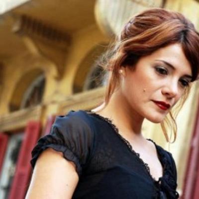 الممثلة اللبنانية ندى أبو فرحات تتحدث عن حياتها الزوجية