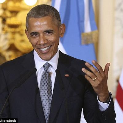 Obama Criticized For Hiding His Wedding Ring