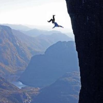 Pictures: Man Calls For Helicopter Rescue After Proposing to His Girlfriend