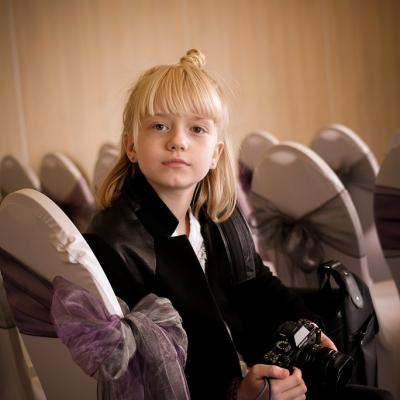 9 Year Old Wedding Photographer Becomes Internet Sensation