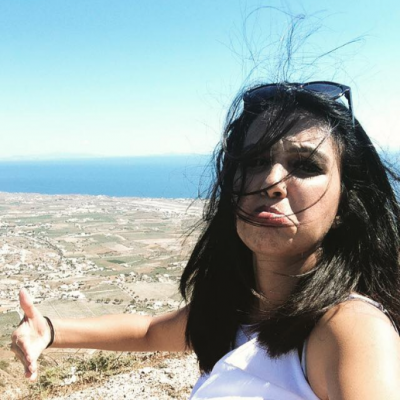 Pictures: Bride Goes to Honeymoon Alone and Pictures Go Viral