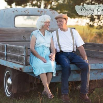 Couple Celebrates 57 Years of Marriage with Notebook Photo Shoot