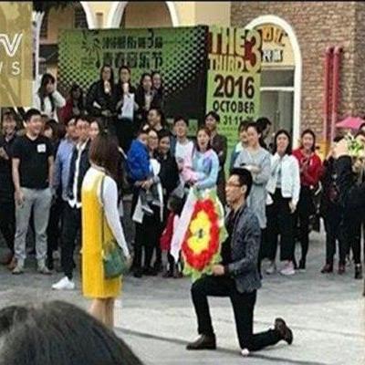 Video: A Marriage Proposal Ends Badly