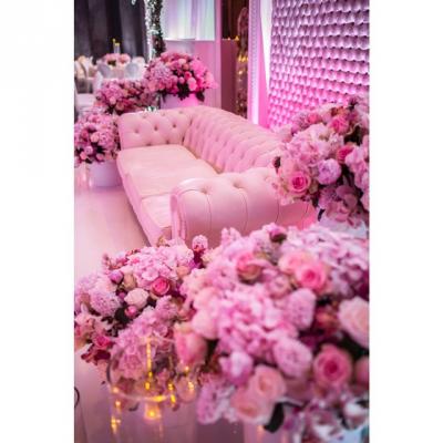 أجمل كوشات اعراس من تصميم منظمي حفلات الزفاف العرب