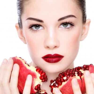 The Top Benefits of Pomegranate for Your Skin