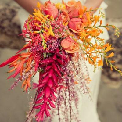 10 Tropical Wedding Bouquet Ideas