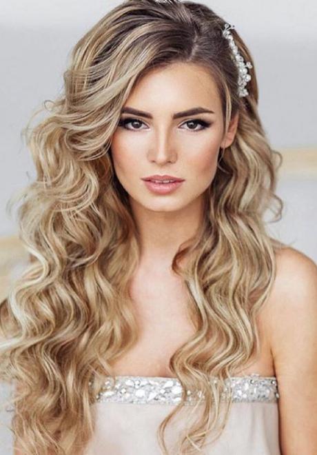 20 Ideas to Wear Your Hair Down On Your Wedding Day