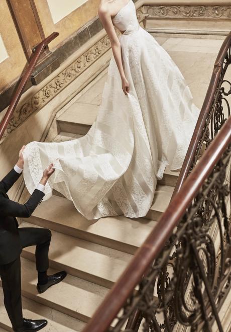 مجموعة فساتين اعراس كارولينا هيريرا لربيع 2019