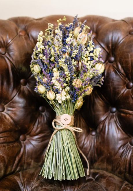 30 Creative Non Floral Wedding Bouquet Ideas