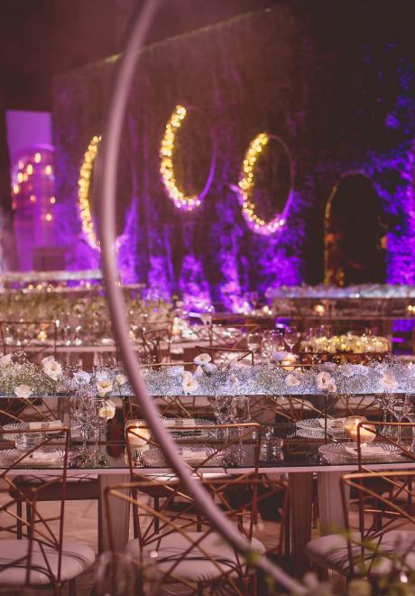 حفل زفاف مزين بحلقات الأزهار من تنظيم بول نصر