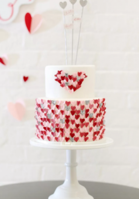 Gorgeous Valentine's Day Inspired Wedding Cakes