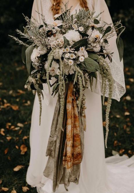 15 Wildflower Wedding Bouquets