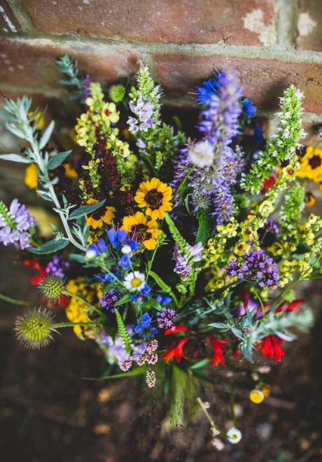 15 Wildflower Wedding Bouquets
