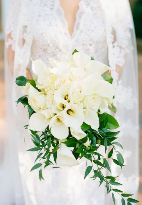 10 Sophisticated Calla Lily Wedding Bouquets
