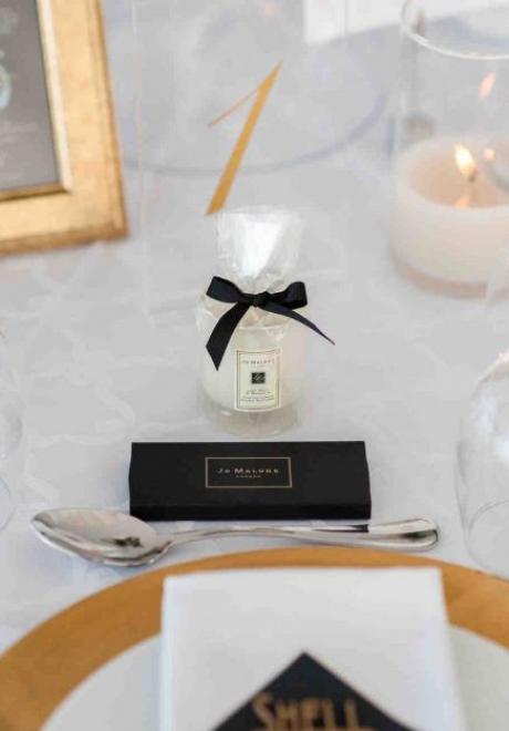 الشموع هدايا بسيطة ومبتكرة لضيوف حفل الزفاف