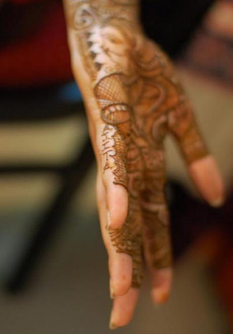 Indian Henna for Your Arabic Wedding