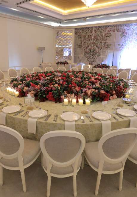 حفل زفاف فاخر بثيم أوراق الشجر في الدوحة