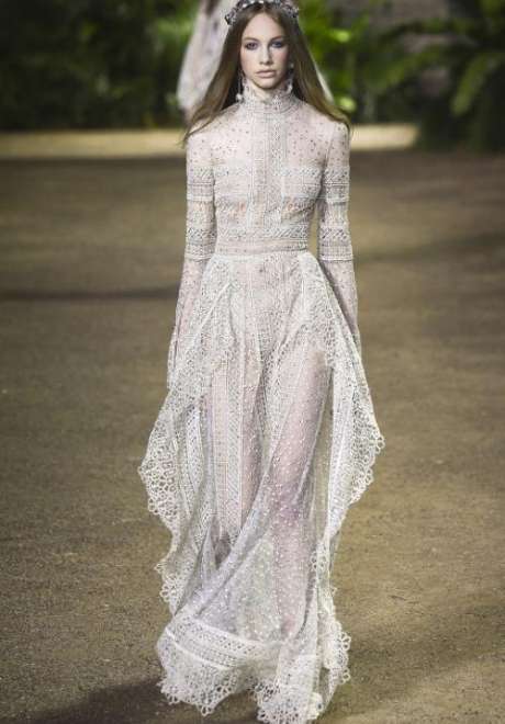 Elie Saab's Spring 2016 Haute Couture Collection at Paris Fashion Week