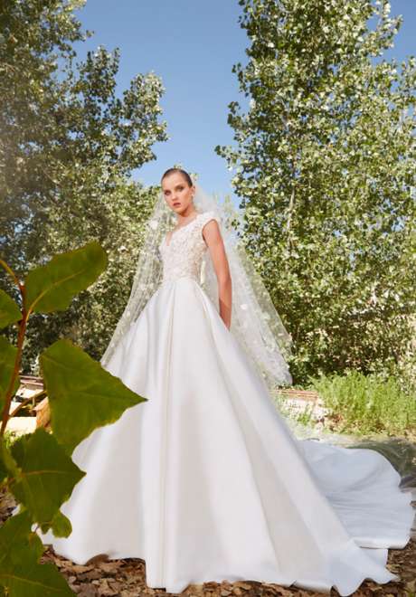 Elie Saab Fall 2021 Wedding Dresses