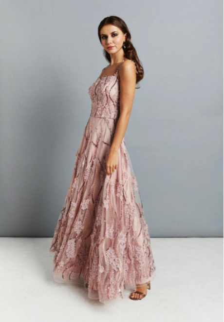 الينا أنور تطلق "أنا بينك كولكشن" لدعم شهر التوعية بسرطان الثدي الينا أنور تطلق "أنا بينك كولكشن" لدعم شهر التوعية بسرطان الثدي