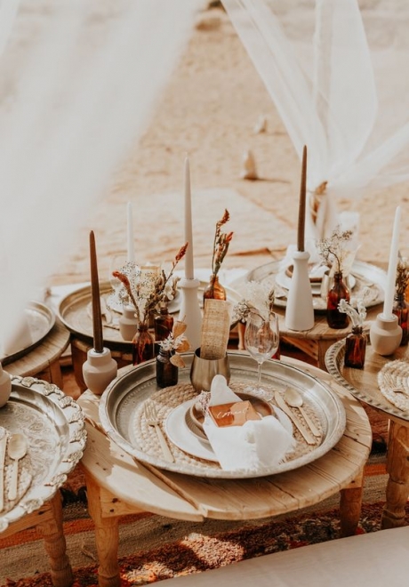 أجمل الديكورات المثالية لعرس صحراوي أنيق أجمل الديكورات المثالية لعرس صحراوي أنيق