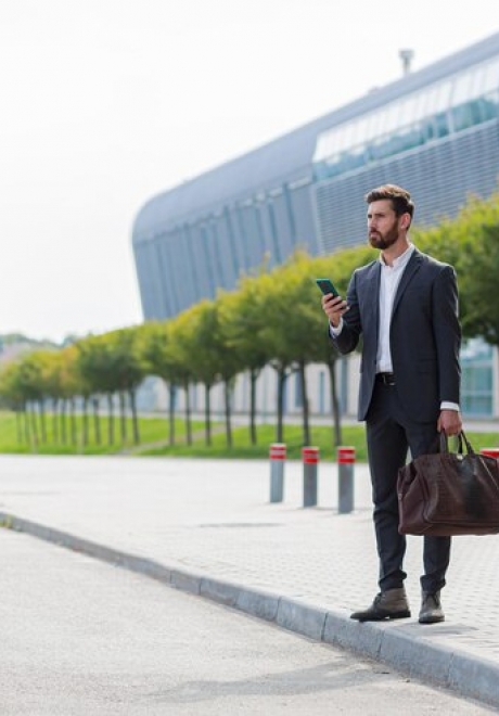Shopping For Groomsmen Bags: A Gifting Guide 