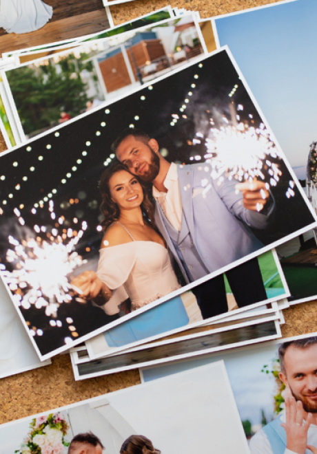 Celebrating Your First Year Together: Anniversary Gifts That Capture Your Wedding Day