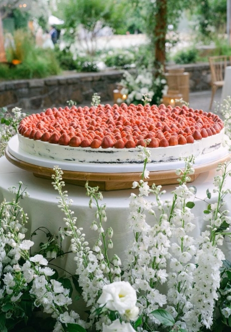 Trending Wedding Cakes: A Sweet Inspiration