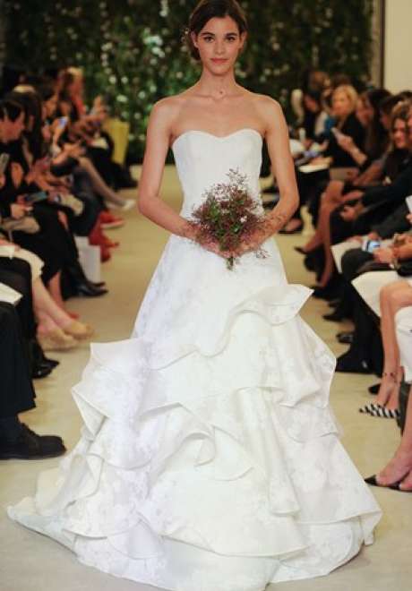 سوق نيويورك لأزياء الزفاف 2015: مجموعة كارولينا هيريرا لفساتين الزفاف لربيع 2016